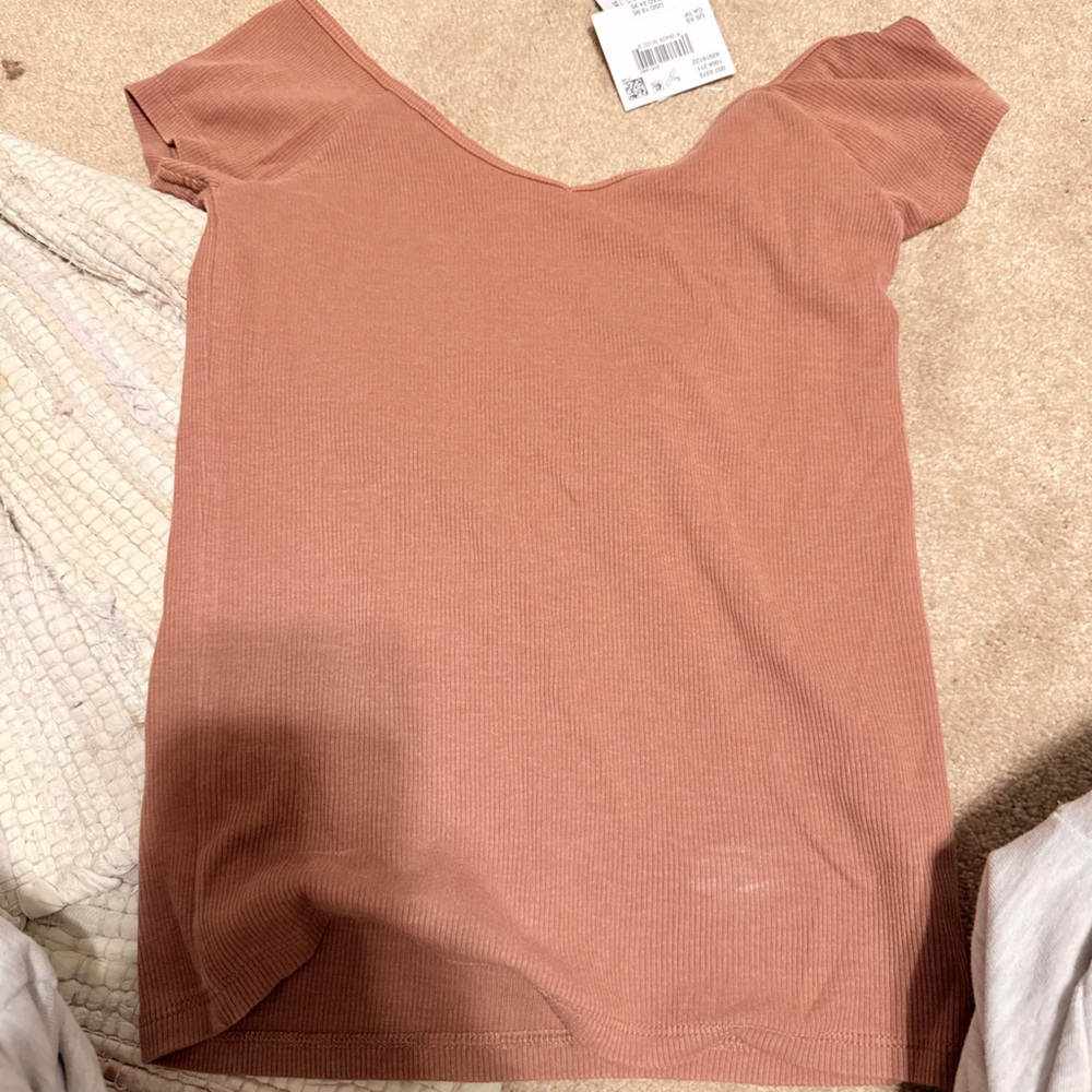 American Eagle Outfitters Rust Short Sleeve Tee